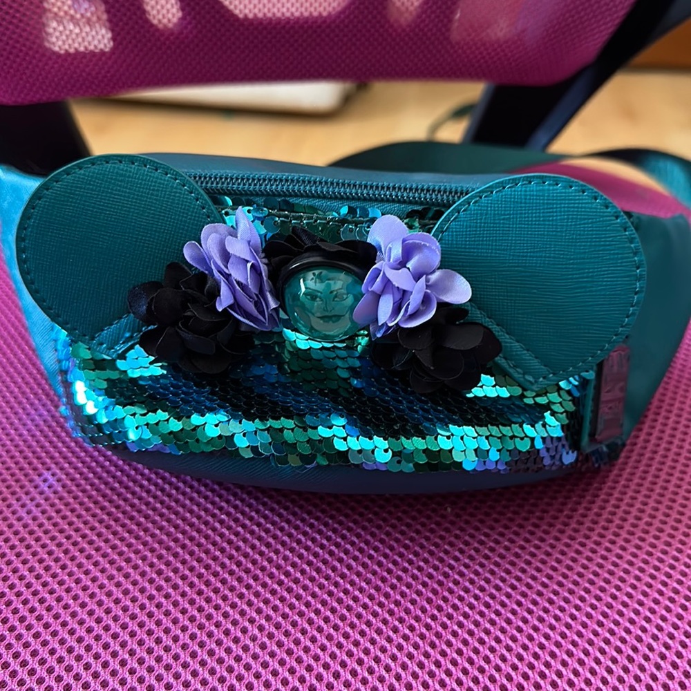 Like new Loungefly MMA Haunted Mansion Fanny pack